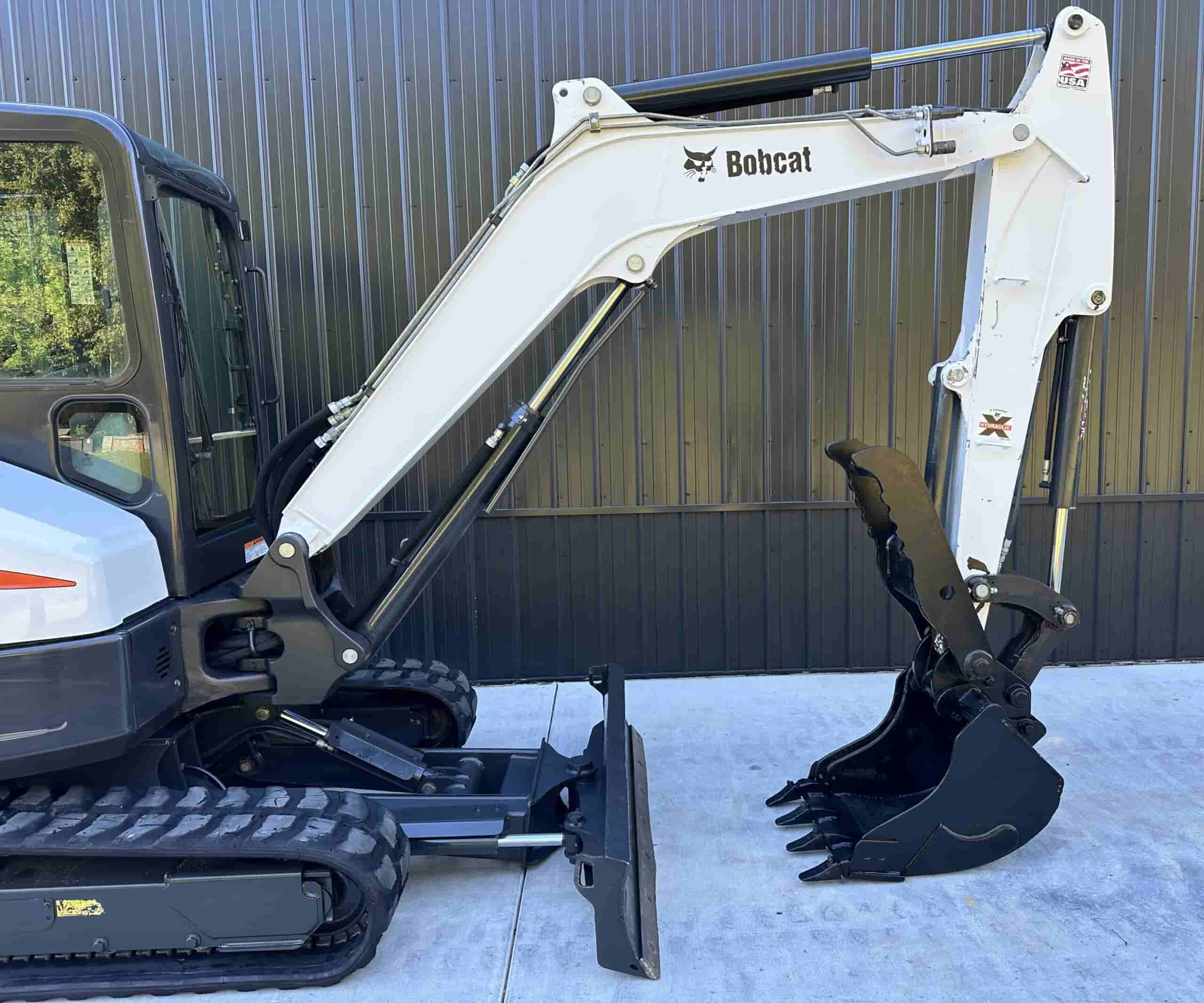 2017 BOBCAT E42
